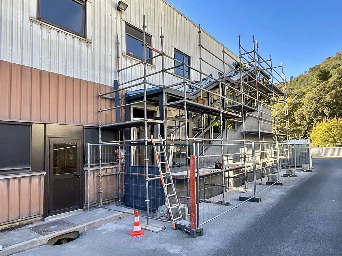 Rénovation d'un bâtiment public en Alpes-Maritimes par AGÉO Construction