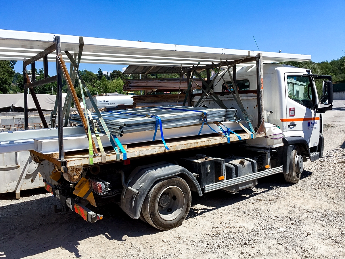 Parc véhicules AGÉO Construction — camions et utilitaires de chantier